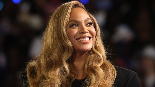 Blink and You’ll Miss Beyoncé’s Ultra-Delicate French Manicure—See the Photos
